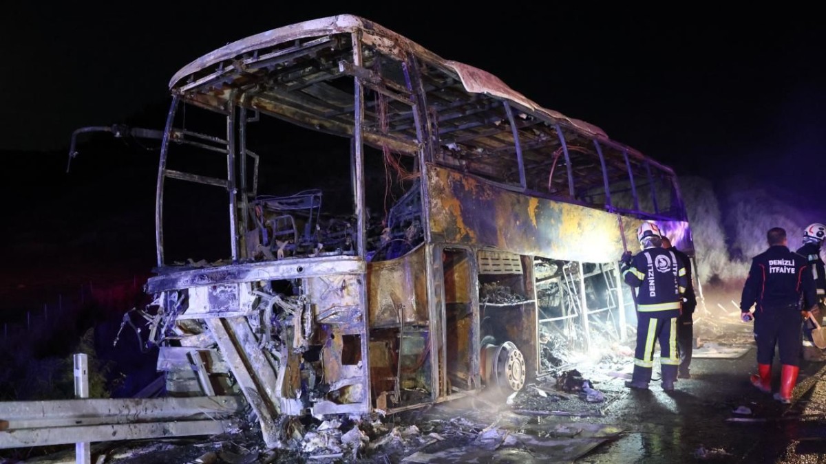Otobüste Alev Faciası: 7 Ölü, 30 Yaralı