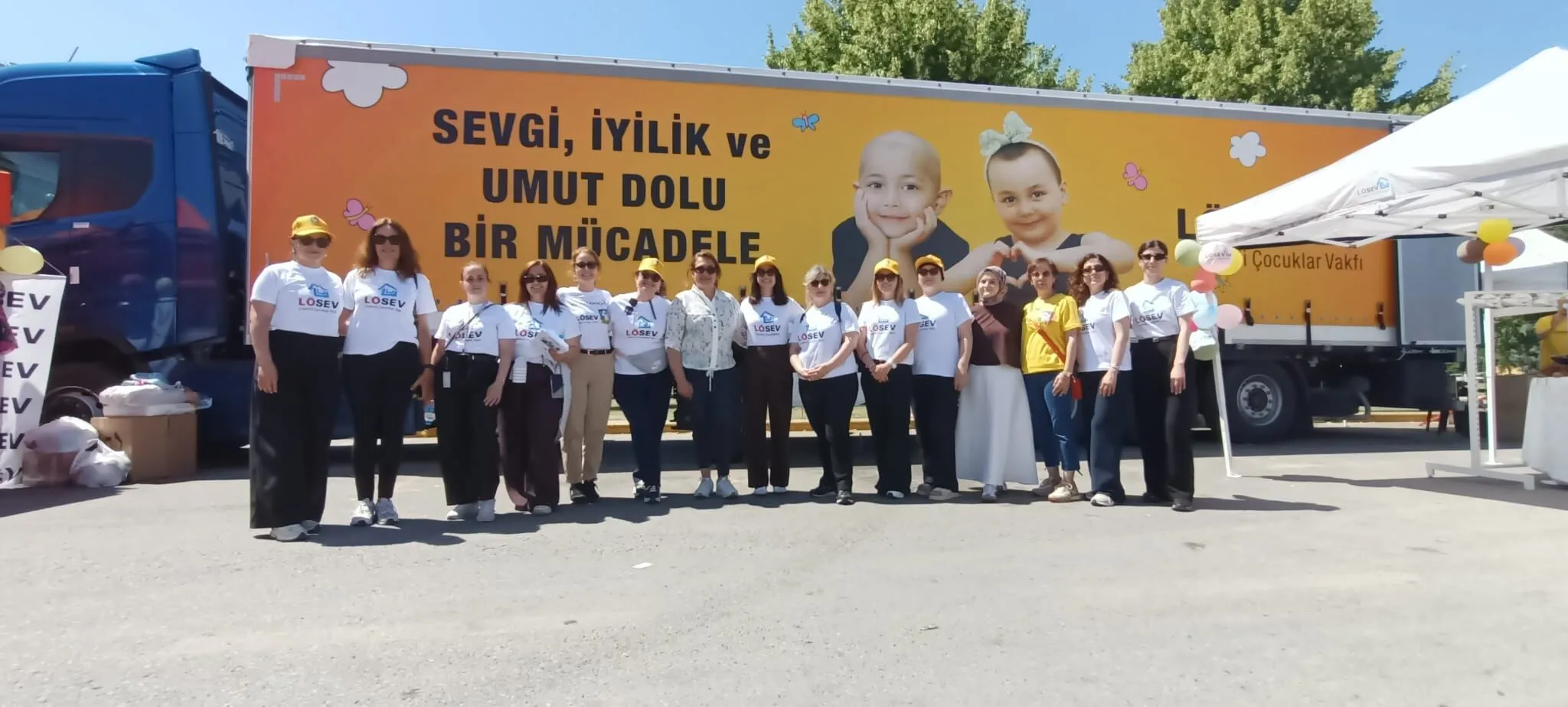 LÖSEV İyilikler TIR'ı Sakarya'da Umut Dağıttı
