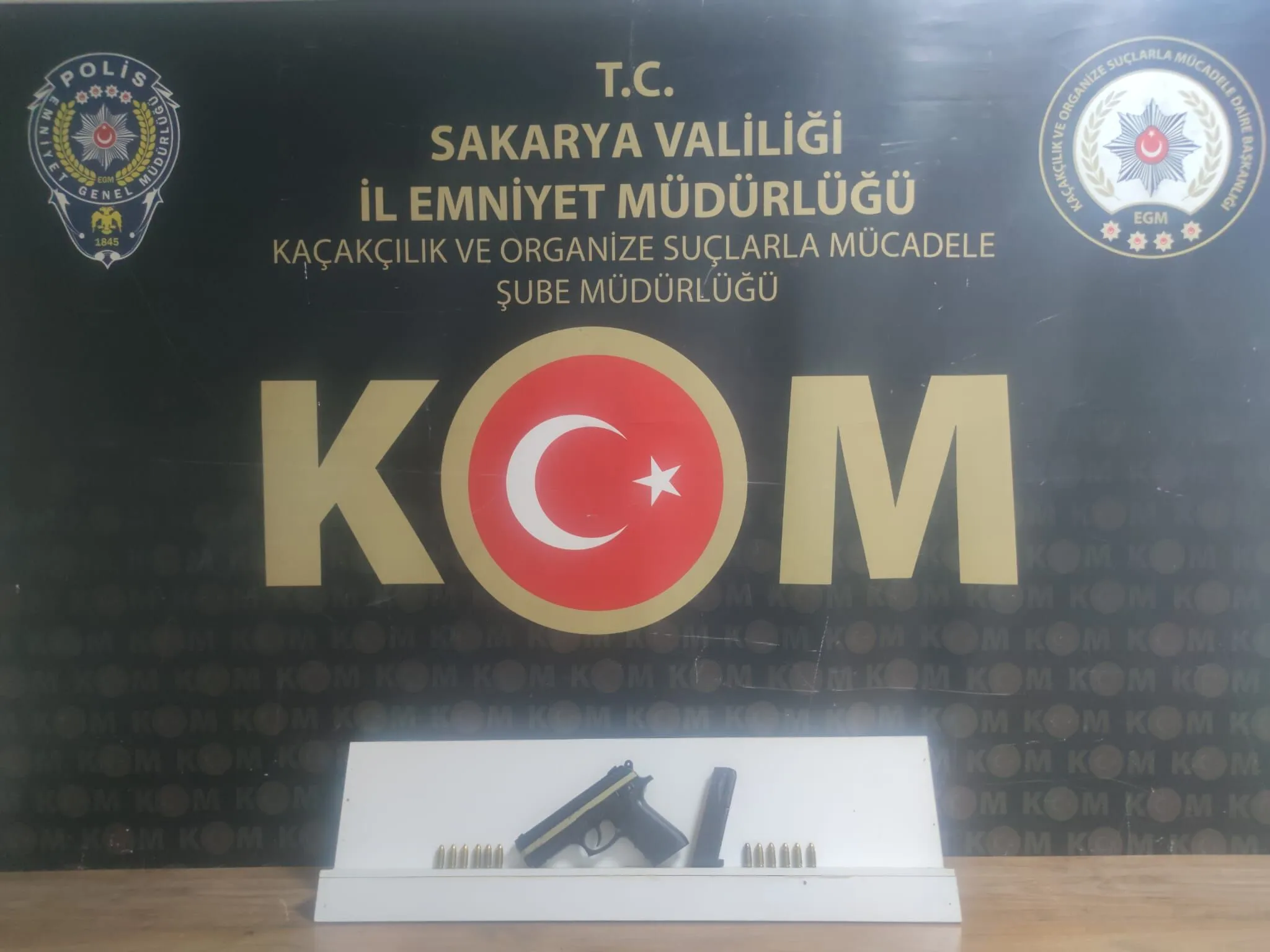 Sakarya’da Silahlı Dolandırıcılık Şebekesi Çökertildi: 1,68 Milyon TL’lik Vurgun