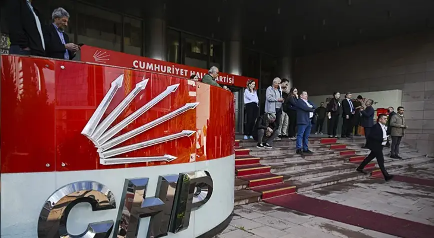 CHP’de kritik gün: 839 imza Genel Merkez’e teslim edildi