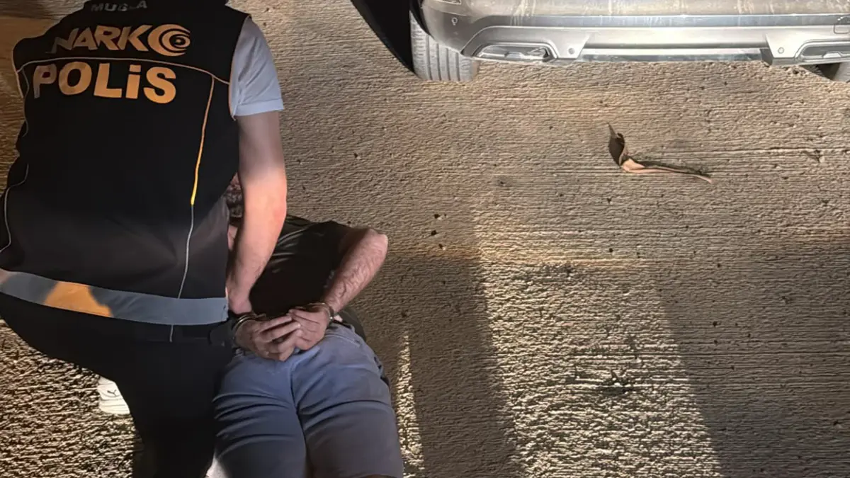 Kırmızı Bültenle Aranan Şüpheli Bodrum’da Yakalandı