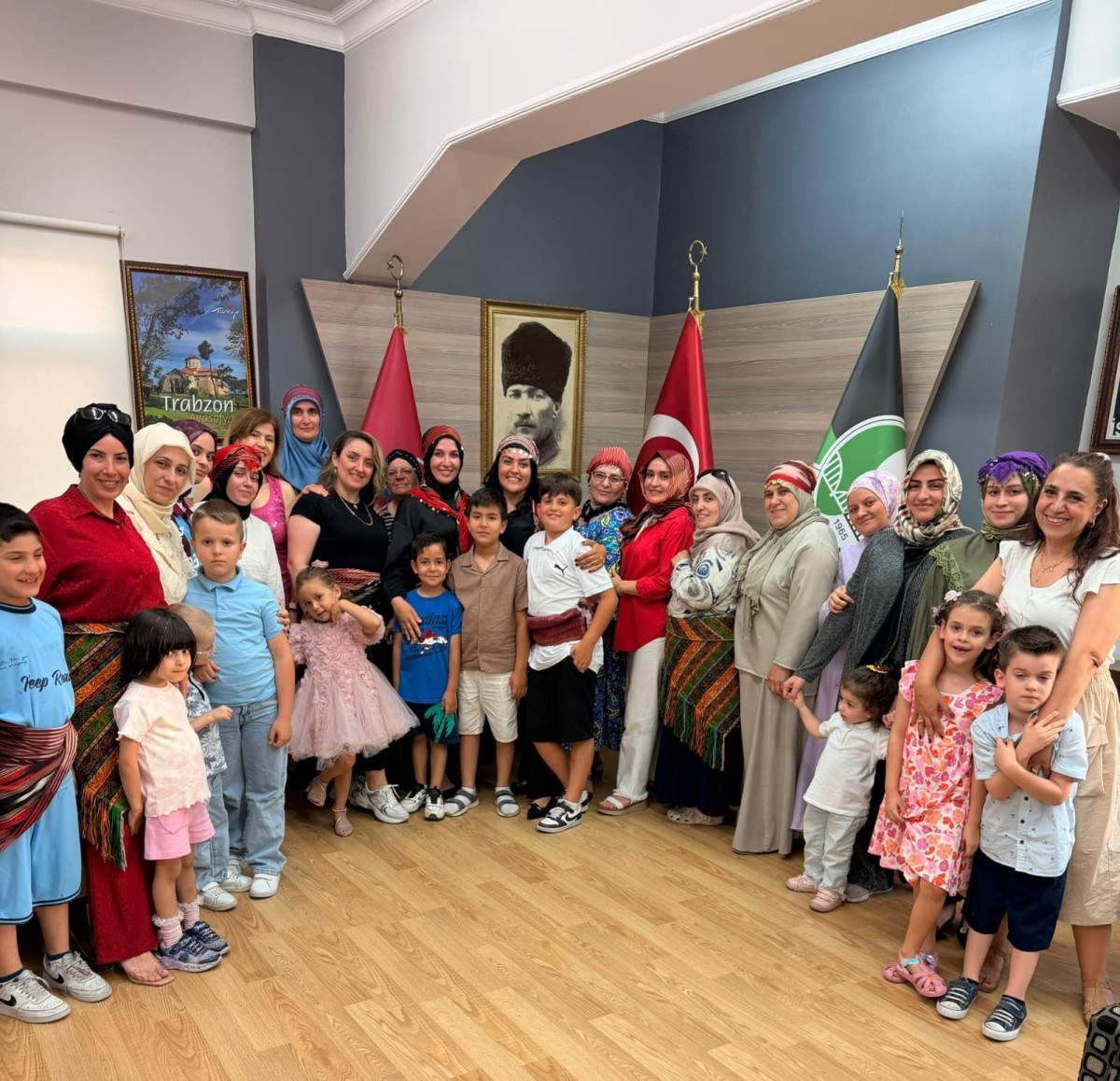 Sohbetle başladı, horonla bitti: Sağlık çalışanlarından kültür ve dayanışma buluşması