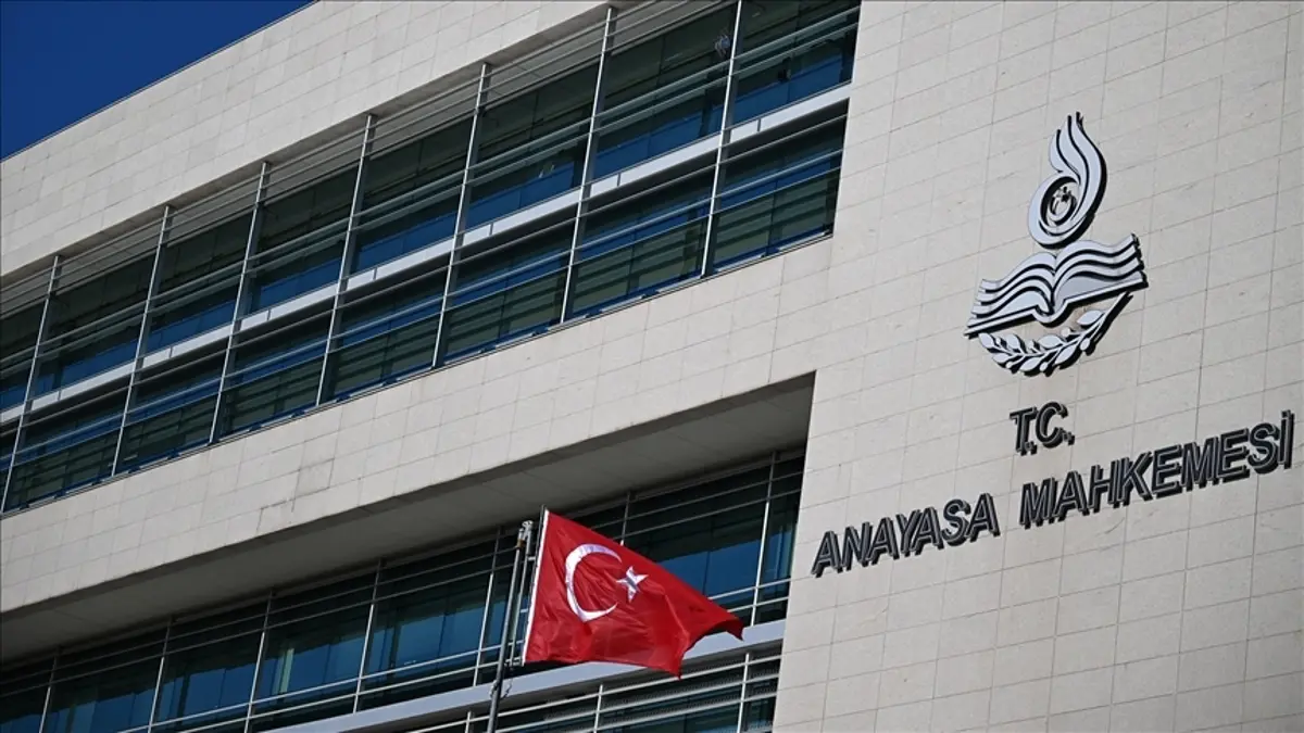 AYM, cinsiyet değişikliği için mahkeme izni şartına yönelik itirazı reddetti