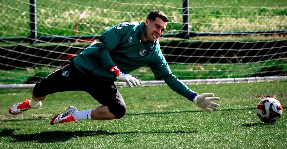 Sakaryaspor'da yeni sezonun ilk kararı: Tek isim korunacak