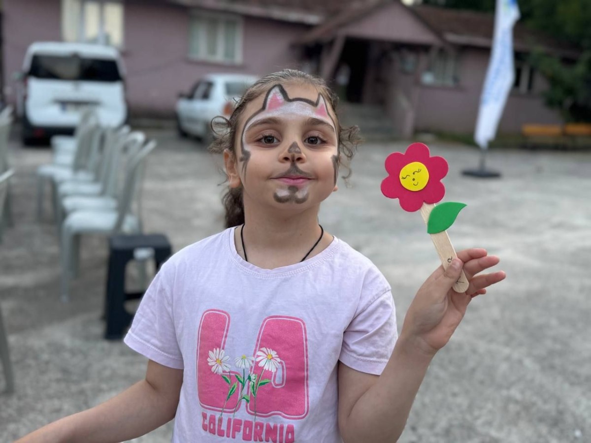 Pinti Hamit'e büyük ilgi! Mahallemde Neşe Var çocukları buluşturdu