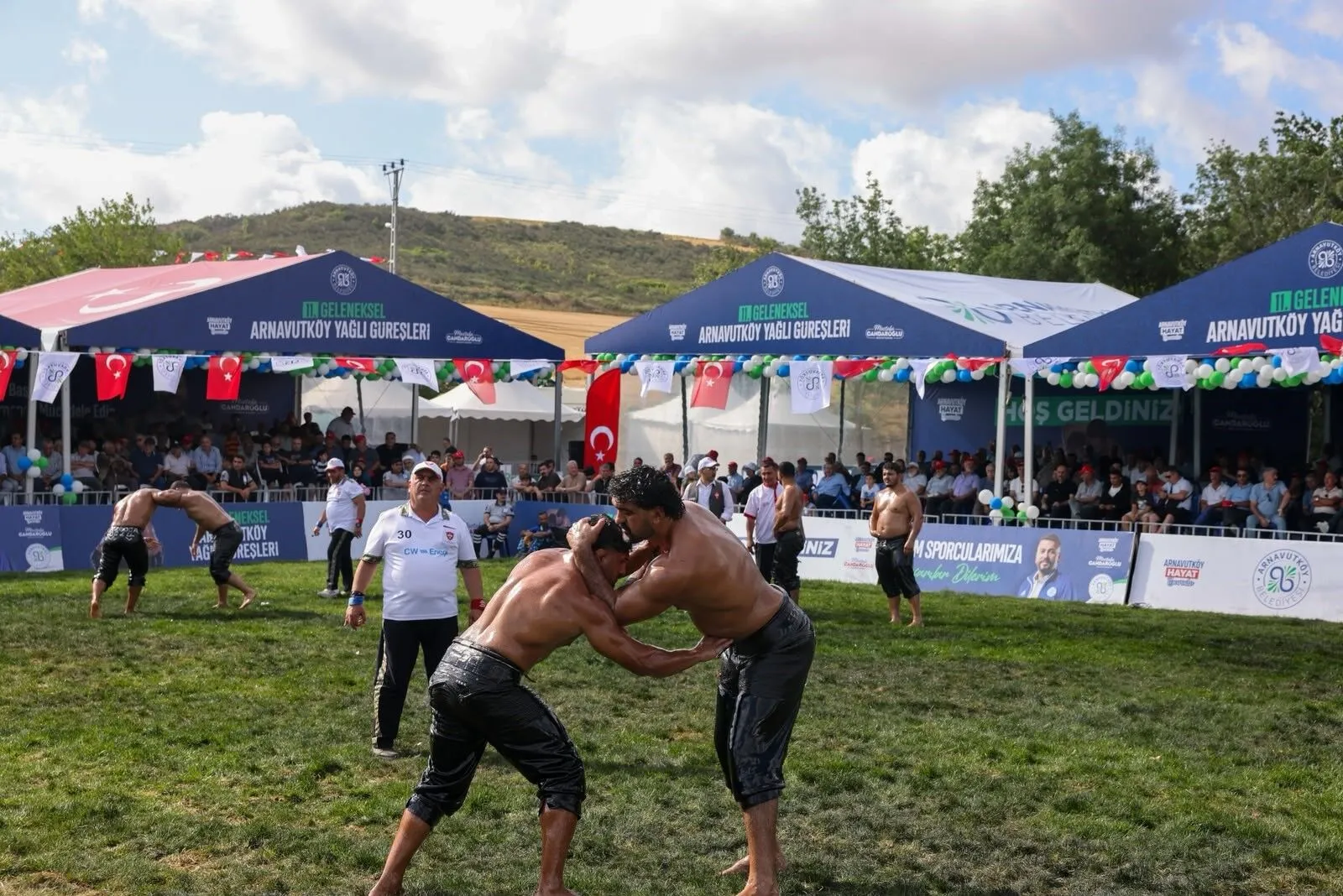 Arnavutköy'de altın kemer Sakaryalı Serdar Yıldırım'ın