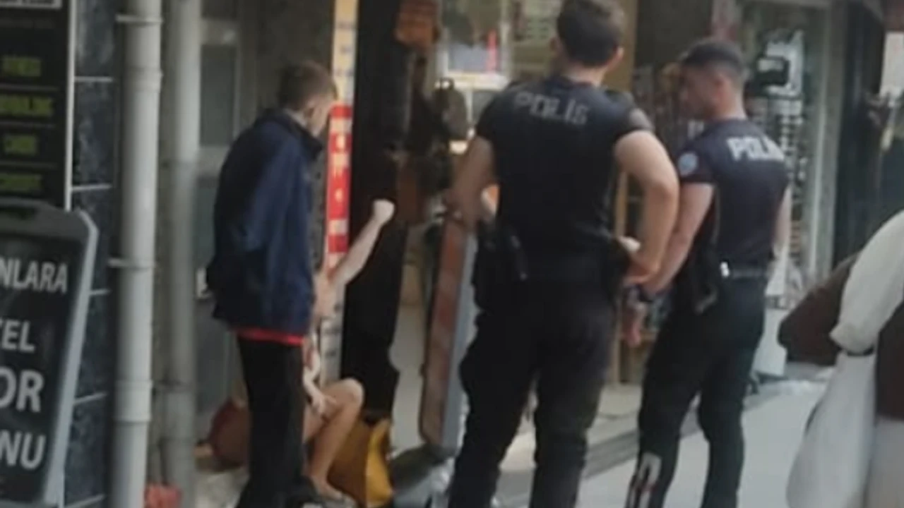 Taşkınlık yapan iki gence polis müdahale etti