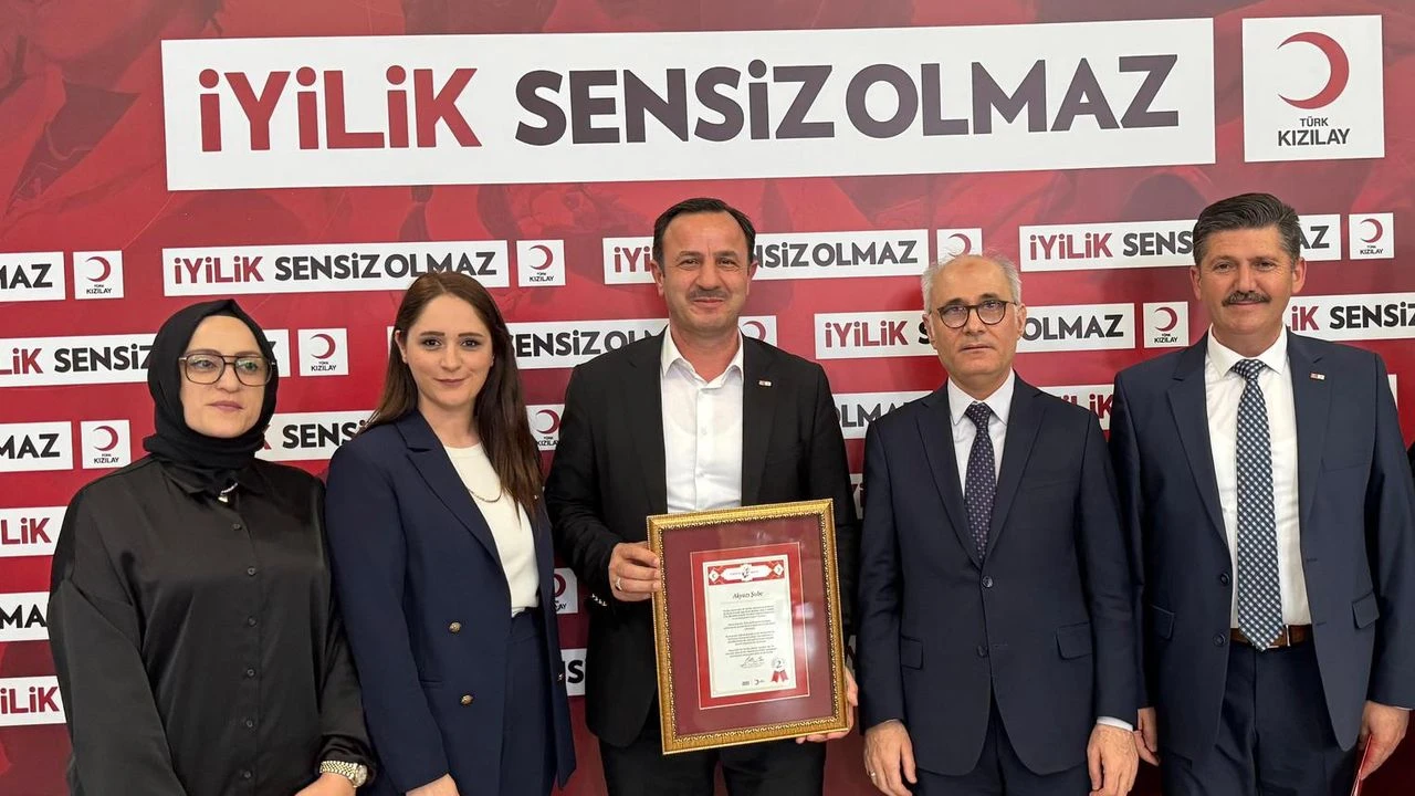 Türk Kızılay Akyazı Şubesi Türkiye 2'ncisi oldu