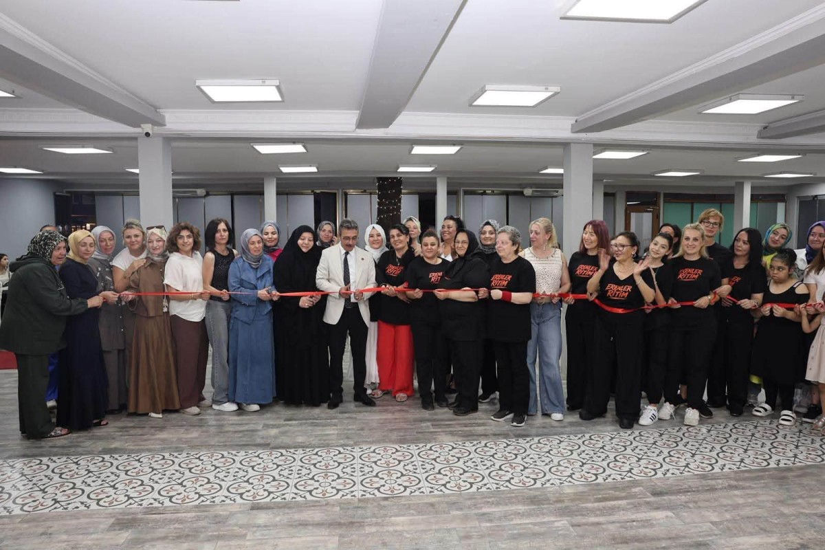 Erenler'de Kadın Kulübü hizmete açıldı