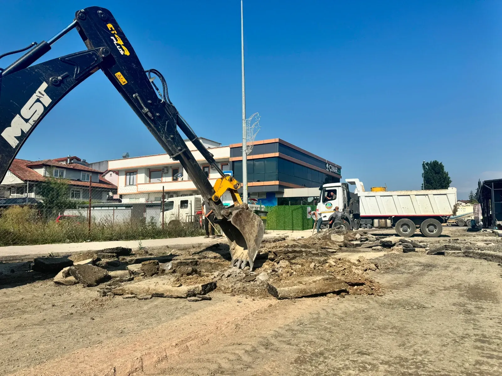 Serdivan 18. Cadde yeni görünümüne kavuşuyor