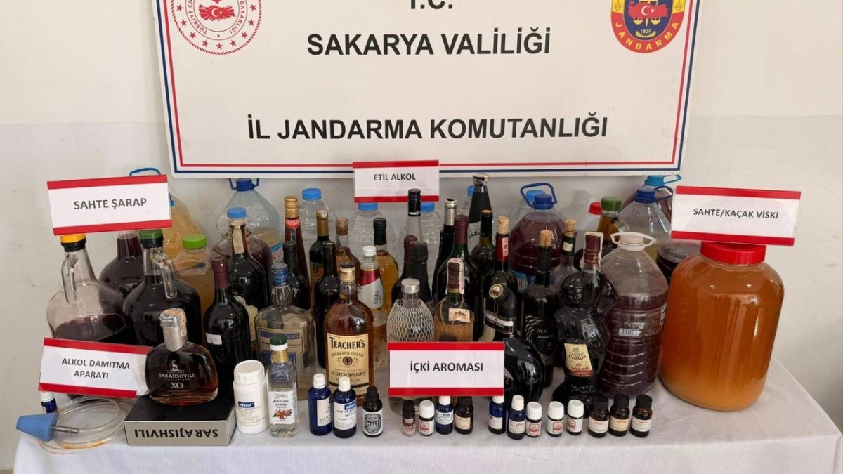 Sakarya'da sahte alkol operasyonu: 5 şüpheli yakalandı